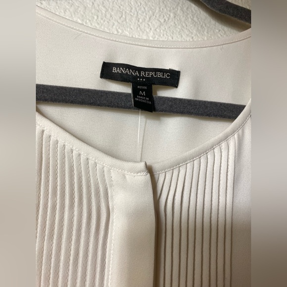 NWT Banana Republic Blouse - Picture 4 of 9